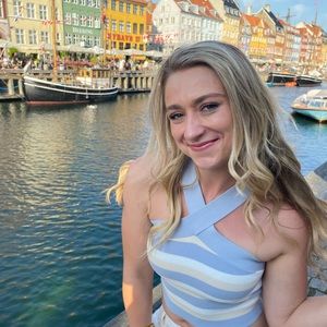 Aritzia Sculpt Knit Criss Cross